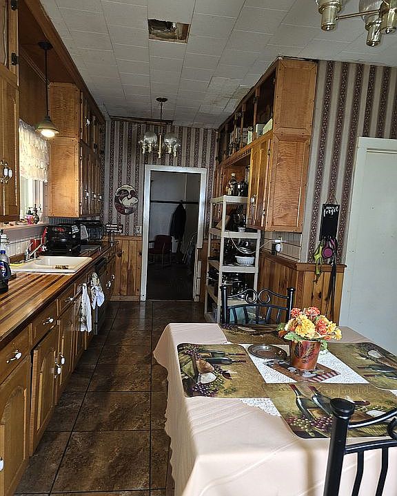 This is a eat in kitchen whe