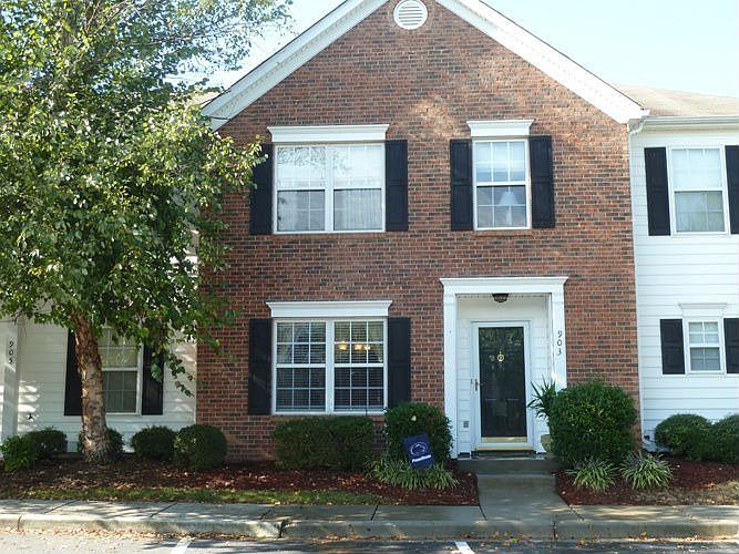 1st image of 903 Heritage Pkwy