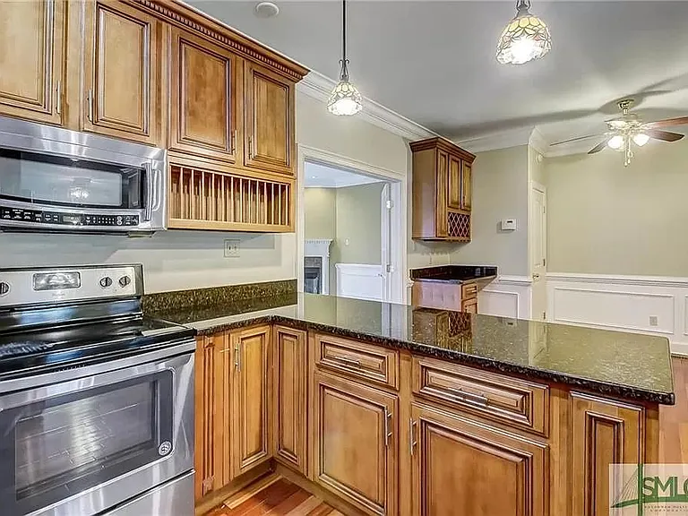 637 E Henry St #B — Photo 7