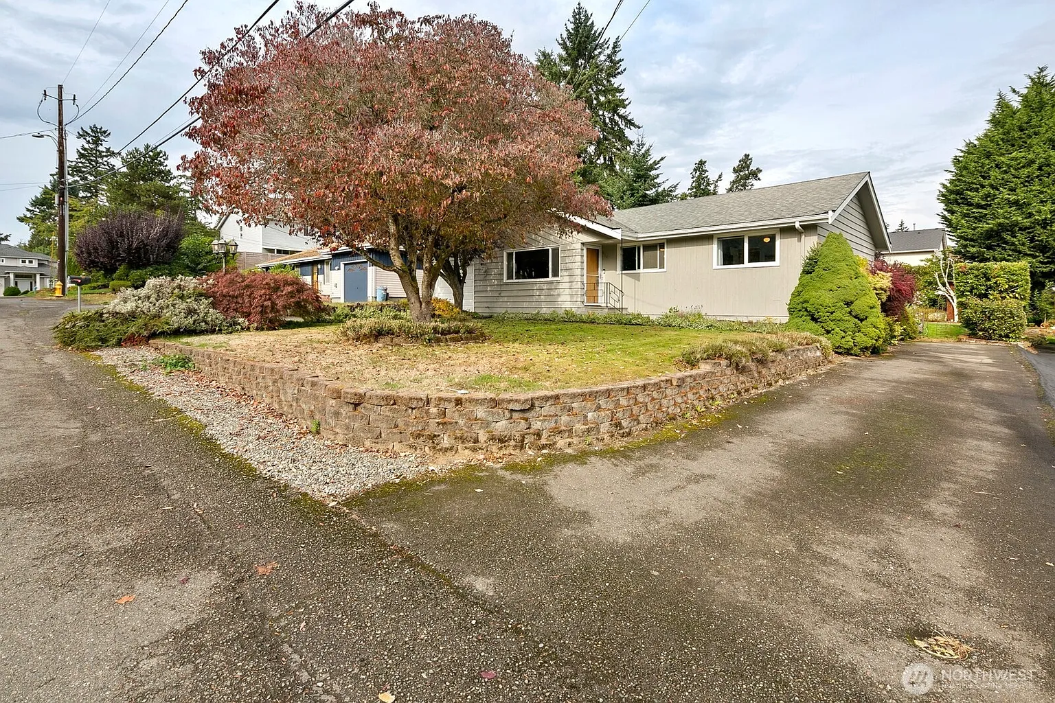 610 S 194th Street photo 1