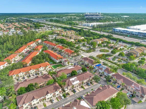 21105 NW 14th Pl APT 138, Miami, FL 33169