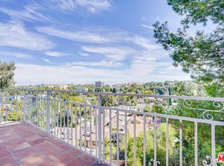 5310 Medina Rd, Woodland Hills, CA 91364