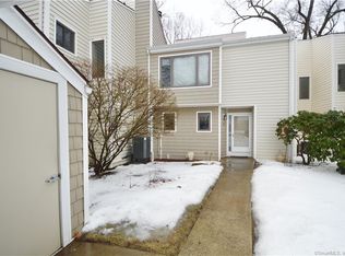 18 Promontory Dr UNIT 18, Cheshire, CT 06410