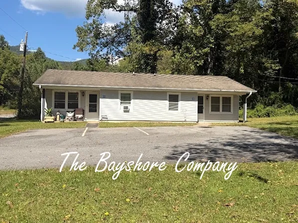 4B Aqua Dr, Black Mountain, NC 28711