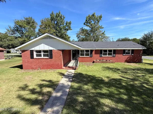 4330 Griffin St, Moss Point, MS 39563