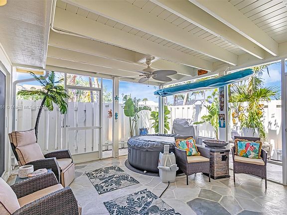 3rd image of 237 Seabreeze Cir