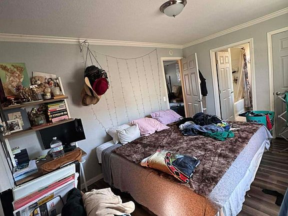 3rd image of 623 James St