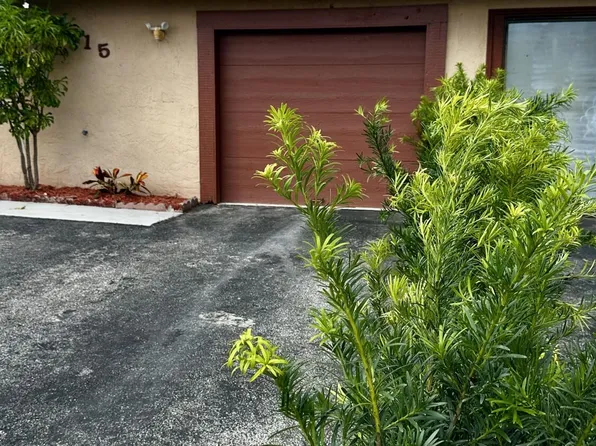 6515 Harbour Road, North Lauderdale, FL 33068