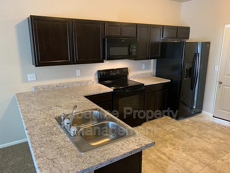 2178 Phillips Aly — Photo 8