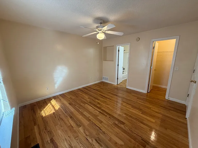 6027 Mitchell St — Photo 18