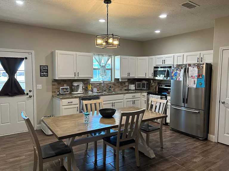 1835 Dillon Wood Dr — Photo 9