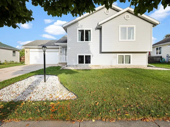 409 Wyalusing Dr, Madison, WI 53718