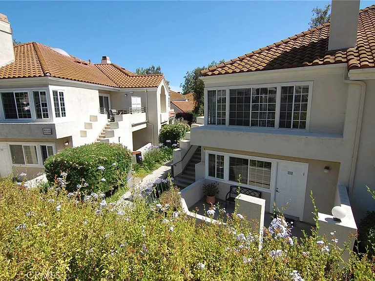 4240 Lost Hills Rd — Photo 10