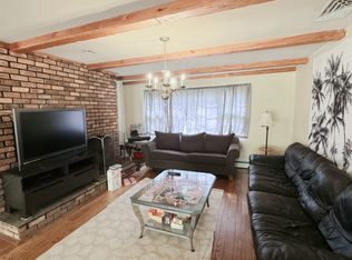 3 Wellington Dr, Stony Brook, NY 11790