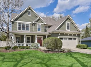 427 Ranch Rd, Wheaton, IL 60187