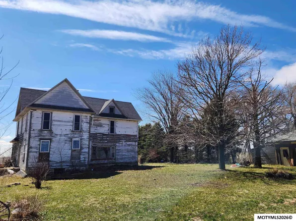 20113 200th St, Mason City, IA 50401