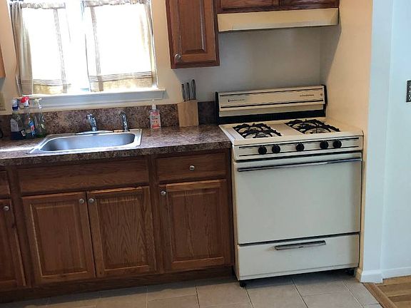 2nd image of 275 Eltingville Blvd