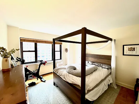 Rented by Douglas Elliman | media 4
