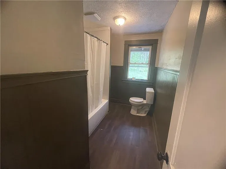 466 Hill St — Photo 9