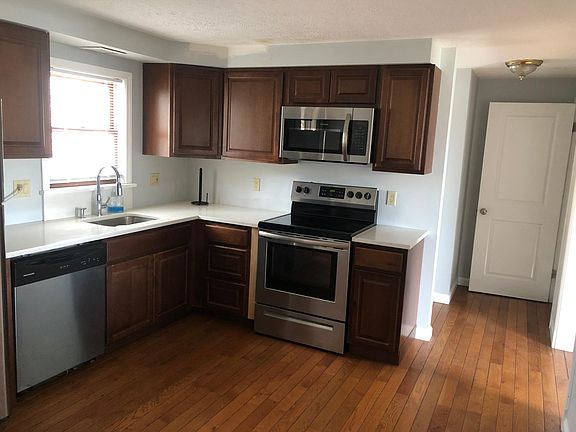4th image of 20 Rice Ln #1