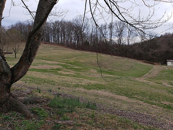 3rd image of 531 Cummings Ln