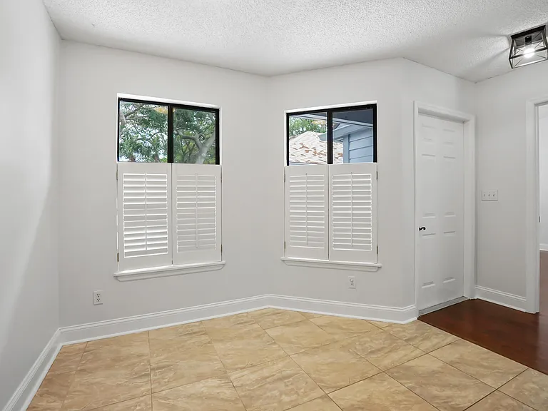 6215 SE Georgetown Pl — Photo 7