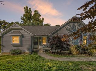 3204 NW Cerrito Ln, Riverside, MO 64150