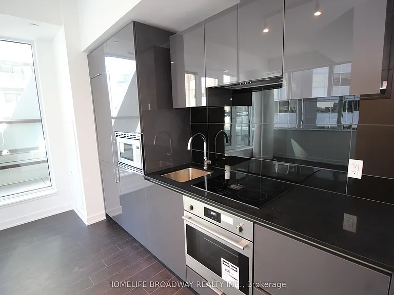 238 Simcoe St #1204 — Photo 6