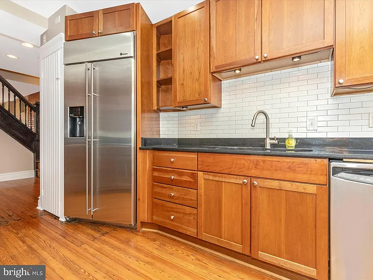 232 Dill Ave — Photo 16