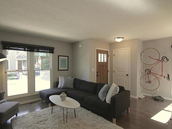 4th image of 930 Blodgett St SE #21