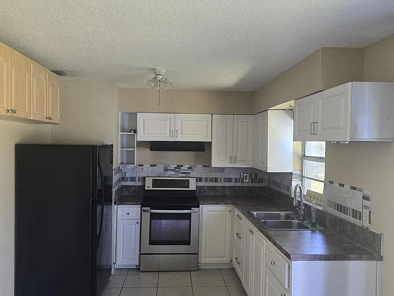3751 NW 36th St — Photo 11