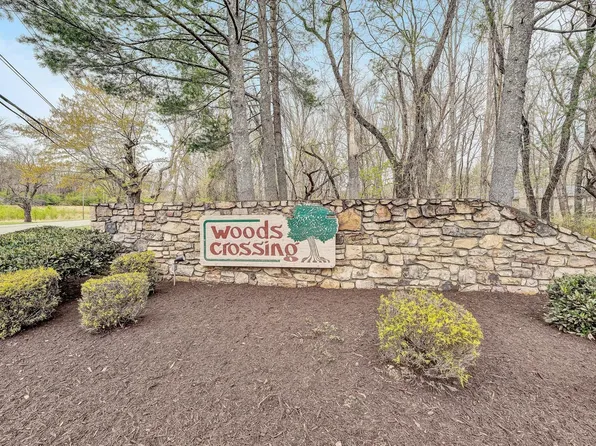 7122 Woods Crossing Dr, Roanoke, VA 24018