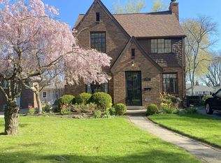 2647 Pembroke Rd, Birmingham, MI 48009