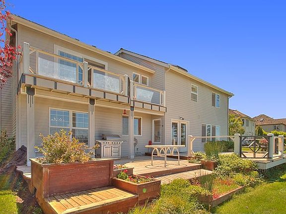 Back view taken from cart path