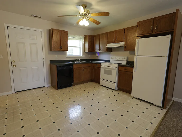 325 S Main St #1 — Photo 2