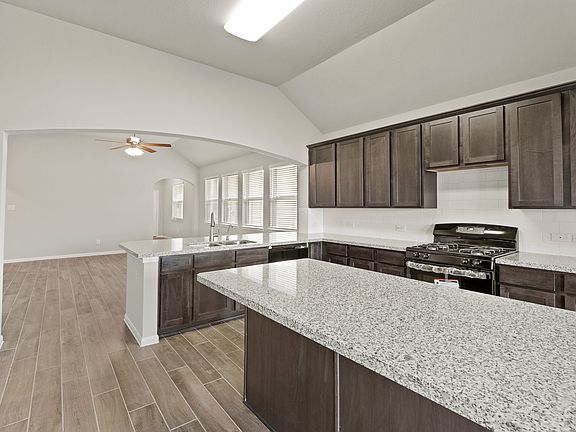 Spacious island for meal prep