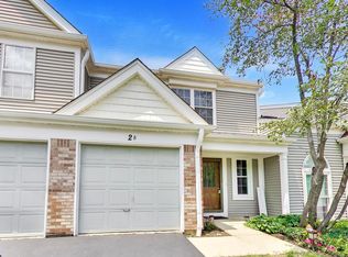 2 Chaucer Ln #B, Streamwood, IL 60107