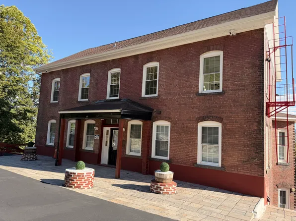 856 River Rd #A, Newburgh, NY 12550