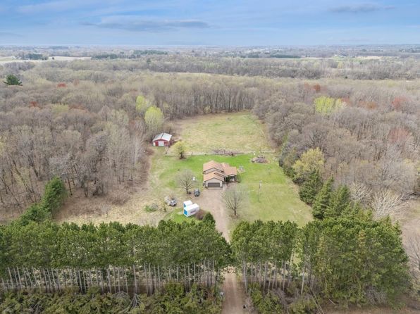 35292 Central Dr NE, Cambridge, MN 55008