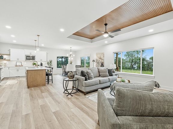 2nd image of 8235 E Summerside Pl