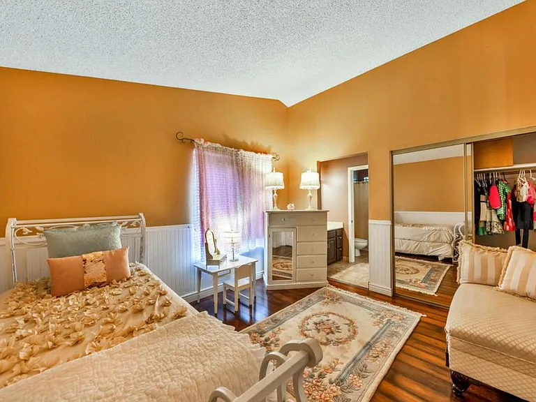 5609 E Greenway Cir — Photo 12