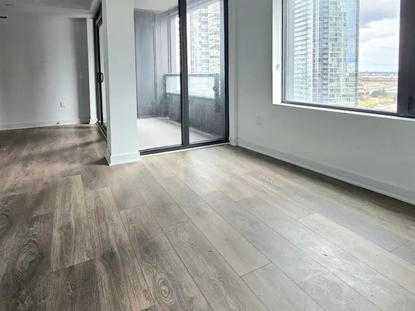 2920 Highway 7 Rd #1307, Vaughan, ON L4K 0H8