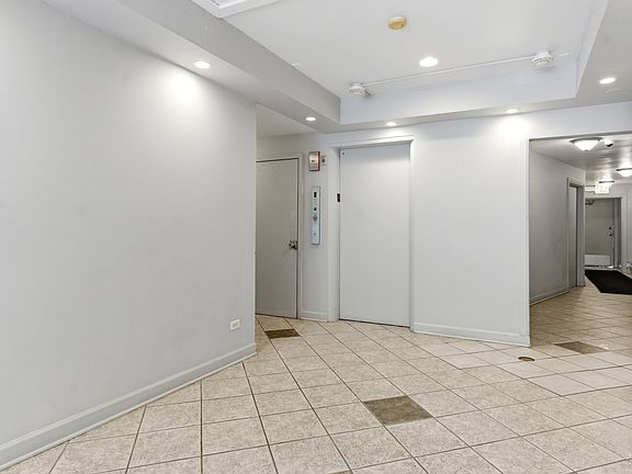 2nd image of 5854 N Kenmore Ave APT 4C