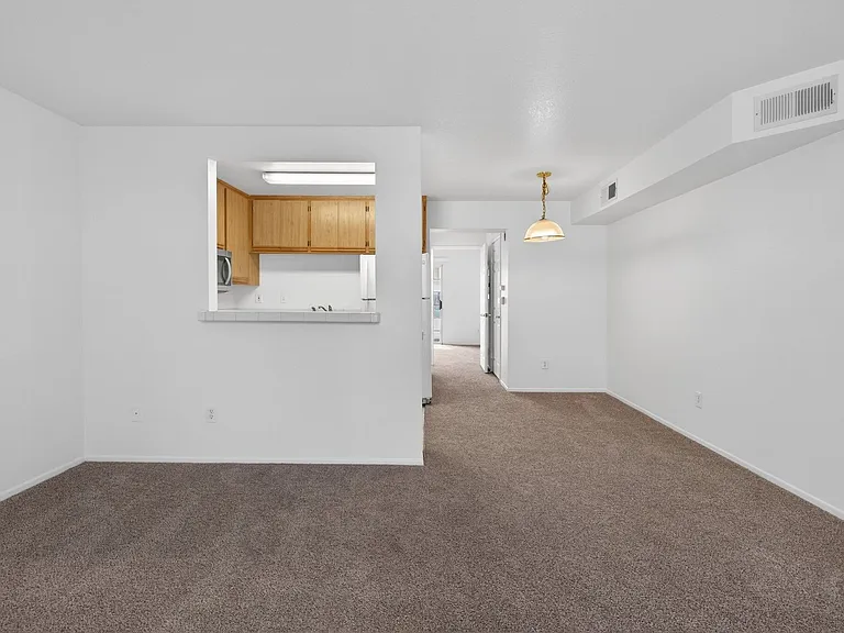 3485 Linden Ave — Photo 10