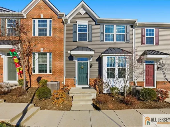 1205 English Ln, Parlin, NJ 08859