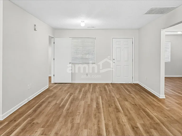 5701 Hiddenlake Dr — Photo 6