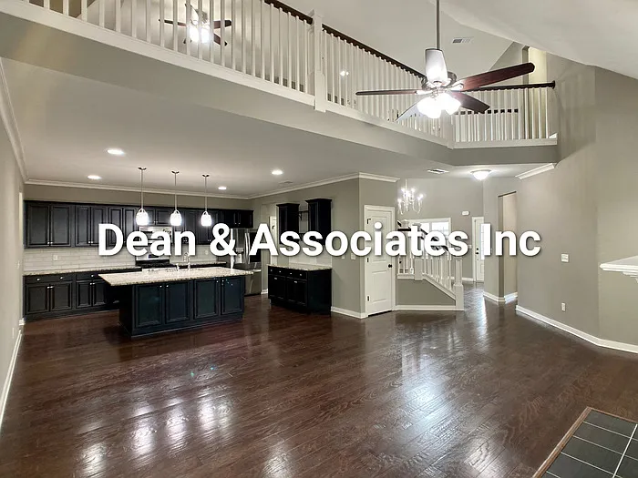 472 Lake Chelsea Way — Photo 4