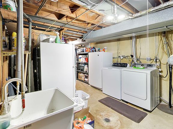 3rd image of 4849 N Central Ave APT C