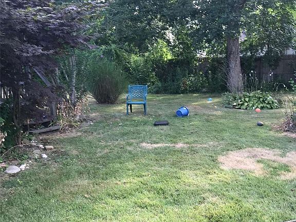 5th image of 160 Diana Dr