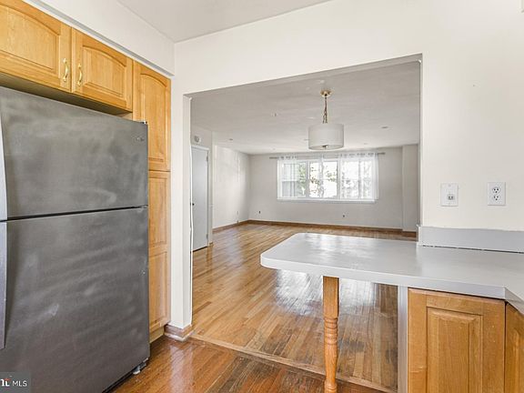 4th image of 6736 Emlen St